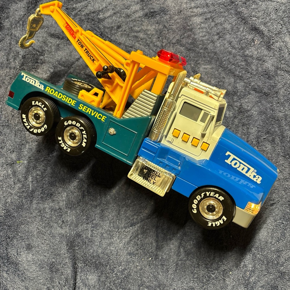 Tonka Blue and Yellow Tow Truck with Robust Design